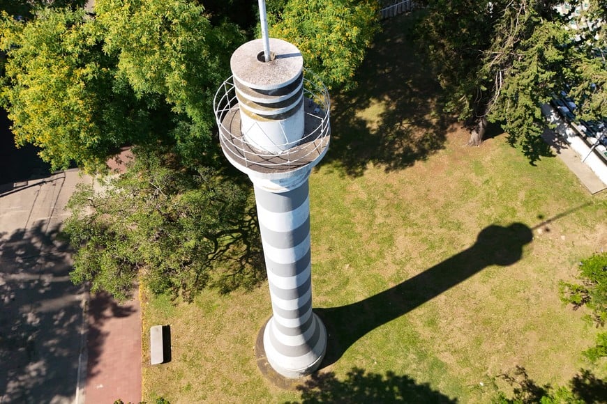 El drone de El Litoral captó con lujos de detalles al faro. Foto: Fernando Nicola