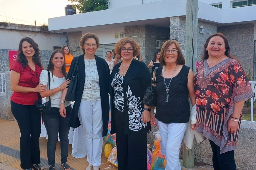 Mujeres de hoy y de ayer que siempre se han vinculado con la "guardería". Crédito: Priscila Mécoli.