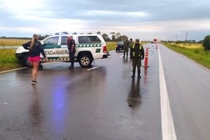 La Policía Científica y Gendarmería investigan el trágico accidente en la Ruta 34 ocurrido esta mañana.