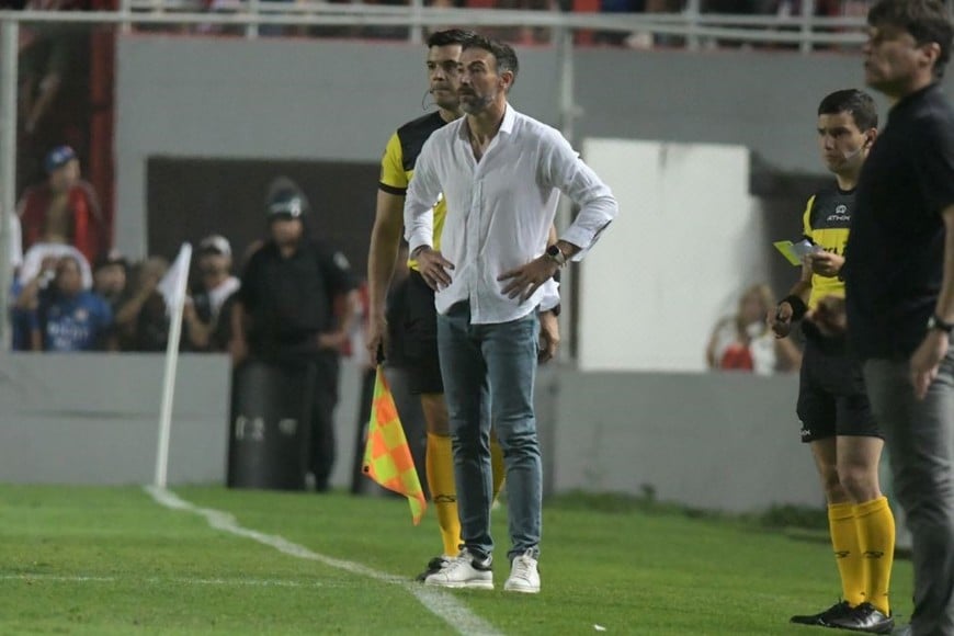 El entrenador tatengue confía en su equipo. Crédito: Manuel Fabatía.