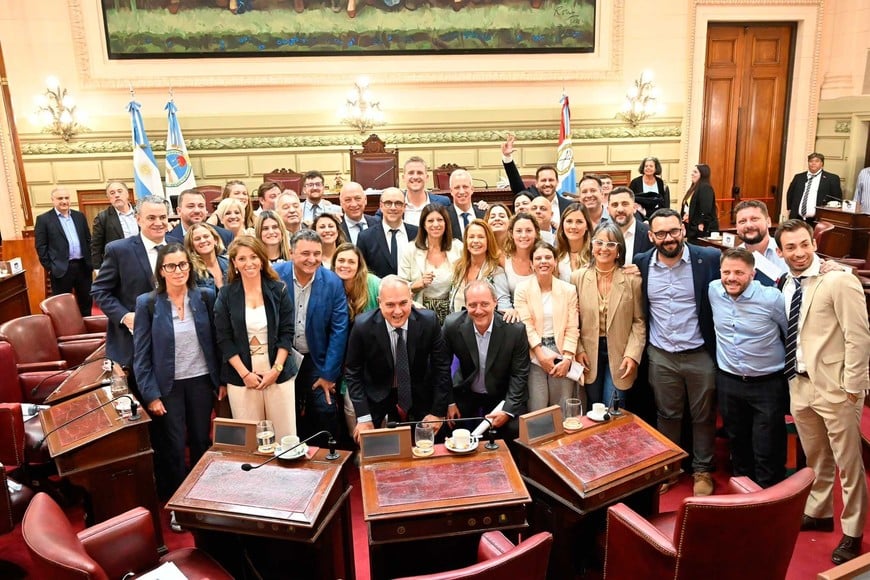 El oficialismo festejando la media sanción de la iniciativa.