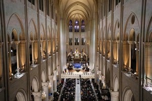 Así luce Notre Dame este sábado en la ceremonia. Crédito: Thibault Camus/Reuters