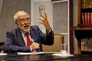 José Emilio Burucúa es Licenciado en Historia de las Artes, autor de numerosos libros y publicaciones científicas.