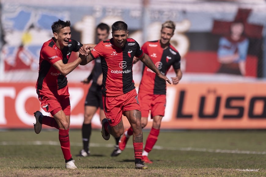 Braian Guille es una de las prioridades, aunque habrá que arreglar un nuevo préstamo con Sarmiento de Junín para que el jugador continúe en Santa Fe. Crédito: Matías Nápoli