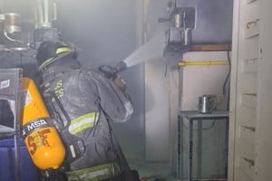 Las causas del incendio aún no han sido confirmadas, pero la pronta intervención de los bomberos evitó mayores daños en el inmueble. Crédito: El Litoral.