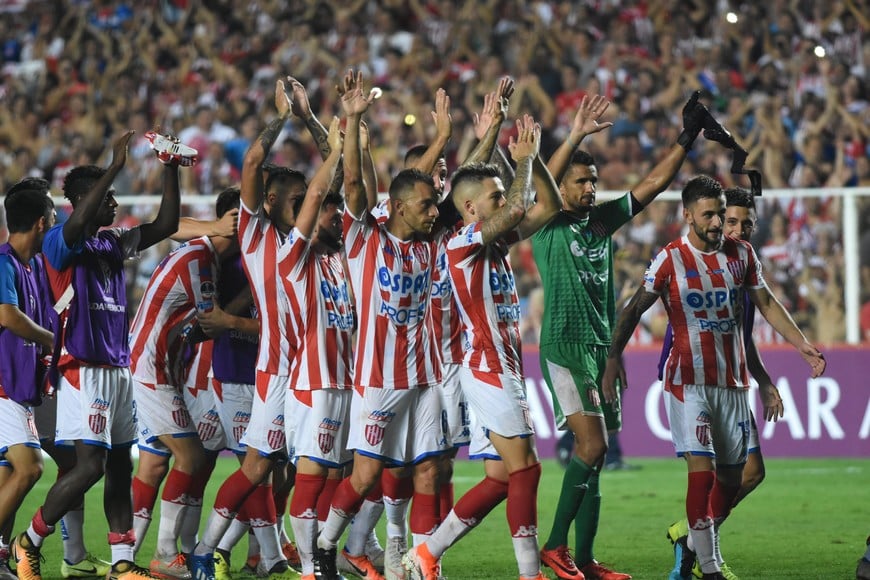 El festejo rojiblanco tras la goleada por 3 a 0 ante Atlético Mineiro en su segunda participación el 7 de febrero de 2020. Crédito: Pablo Aguirre