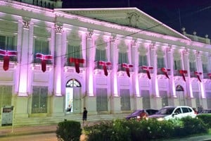 La dinámica del espectáculo oscilará entre las canciones propuestas e interpretadas por los organismos musicales locales, junto a los coros protagonistas, como así también en la invitación al público a que acompañe cantando y propiciando momentos mágicos de comunión.