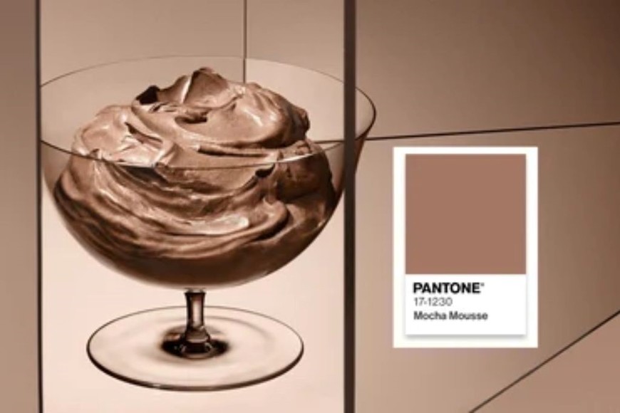 Mocha Mousse, el tono cálido y elegante elegido por Pantone para 2025.