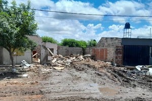 Tras años de conflictos de todo tipo en ese lugar, con los vecinos aterrados y cientos de denuncias por hechos de violencia, tenencia de armas de fuego y disturbios de todo tipo, el Municipio resolvió poner punto final a un conflicto que alteraba la paz del vecindario y preocupaba a las familias del lugar.