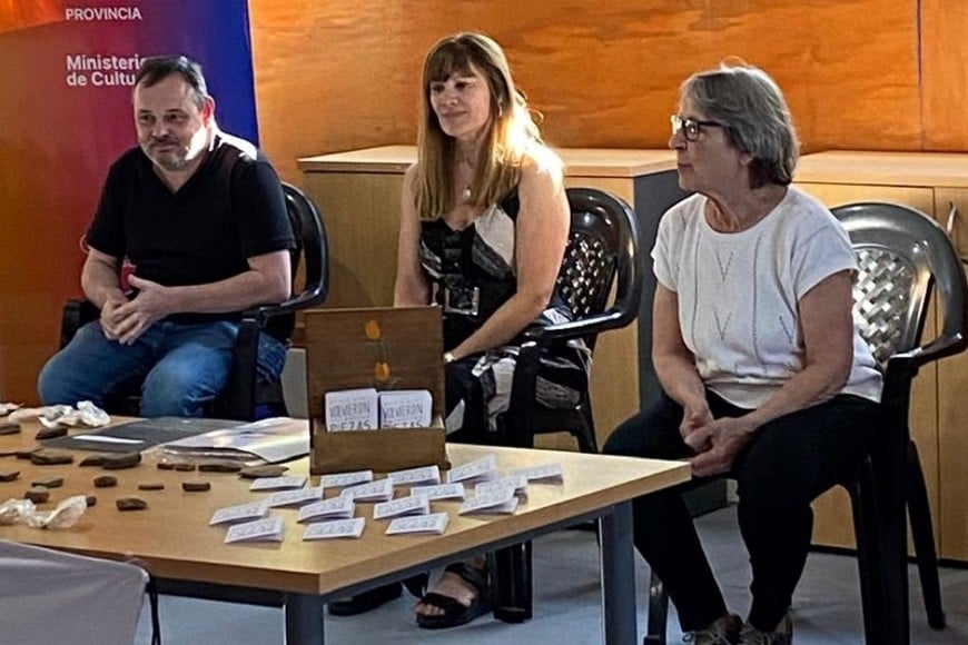 Alejandro Vila, Susana Rueda y Susana Gobbo, durante la ceremonia.