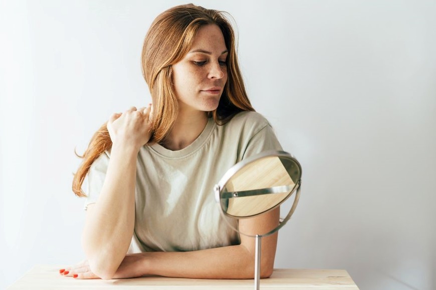 Aprender a poner límites firmes con personas narcisistas es esencial.