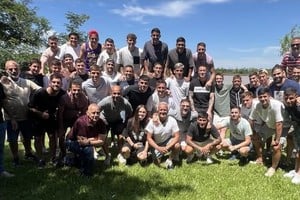 El asado de despedida. Con la figura del ex MIDACHI, Miguel Torres Del Sel, el plantel profesional de Unión, el staff técnico, los médicos y colaboradores disfrutaron de una despedida al aire libre. Otro premio para los clasificados a la Copa Sudamericana 2025.