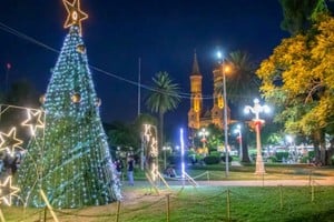 El día domingo, desde las 18:30 horas, se podrá realizar la decoración de galletas. Y además, se podrán sacar fotos con Papá Noel y con el pesebre.