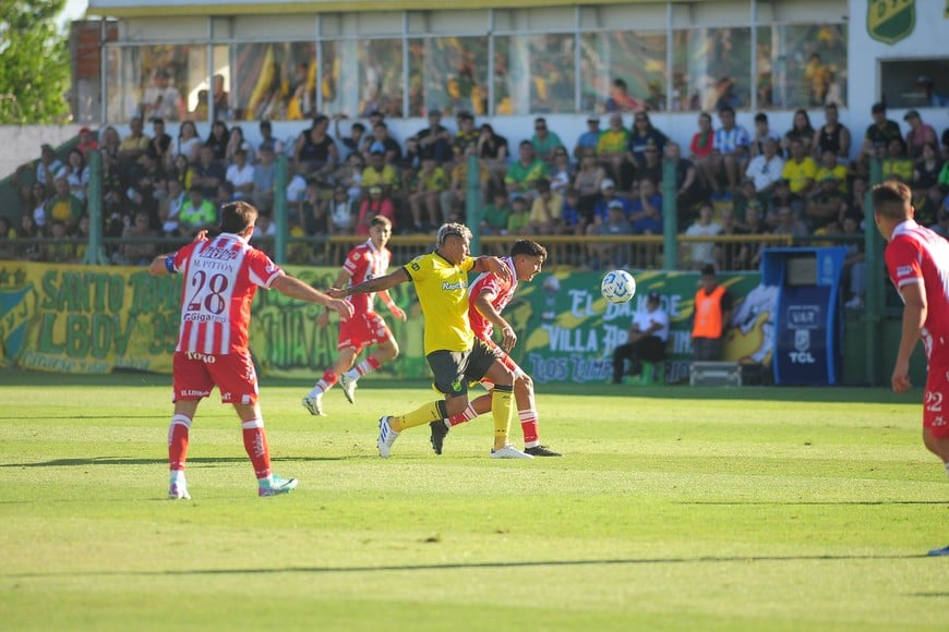 Verde se perdió un golazo en Florencio Varela. Foto: Juan Manuel Foglia