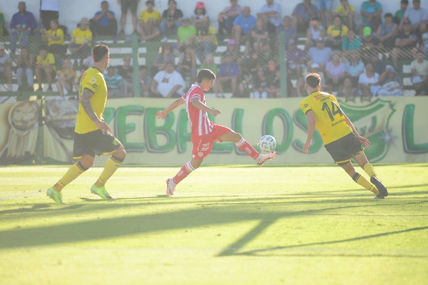 Verde se perdió un golazo en Florencio Varela. Foto: Juan Manuel Foglia