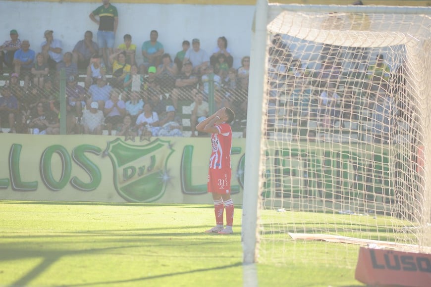 Verde se perdió un golazo en Florencio Varela. Foto: Juan Manuel Foglia