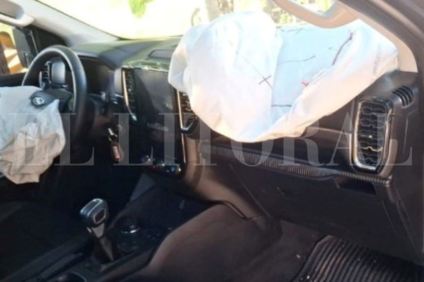 La camioneta quedó con los airbags reventados producto del impacto. Gentileza.