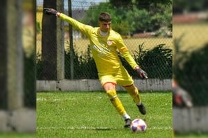 Arquero y zurdo. La postal del tatengue Agustín Chávez, de apenas 19 años, que sería convocado para la Selección Argentina Sub 20 que ahora entrena Diego Placente en reemplazo de Javier Mascherano. El Sudamericano arranca para Argentina el viernes 24 en el Estadio Misael Delgado de la ciudad de Valencia contra Brasil.