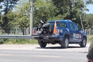 Una motociclista perdió la vida tras ser embestida por un camión en Rafaela. Policia. Patrulleros.  Créditos: Tomás Bertero