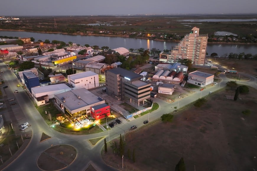 Nueva sede de El Litoral: desde el Puerto de Santa Fe y de cara al futuro. Foto: Fernando Nicola | El Litoral