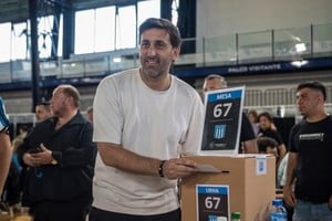 Diego Milito ejerció su derecho a voto en el Cilindro al igual que otros 17000.