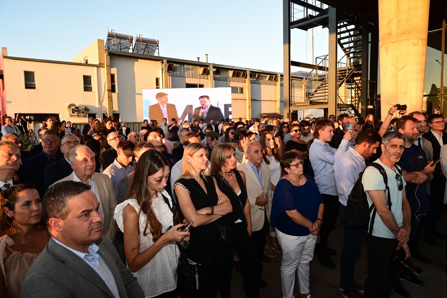 El Litoral inaugura nuevo edificio en el Puerto de Santa Fe. 