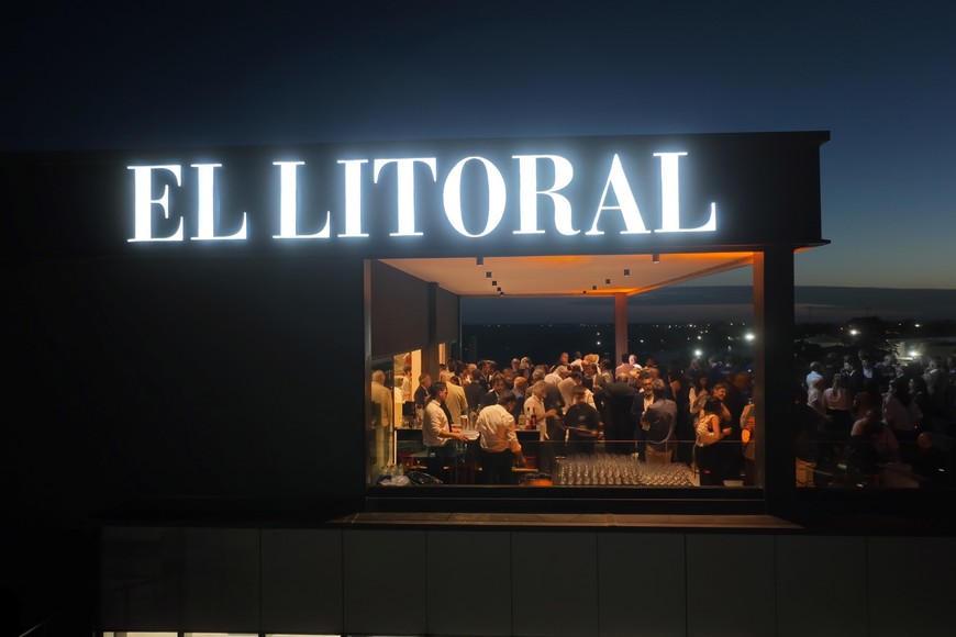 Fotos aéreas de la inauguración del edificio de El Litoral.