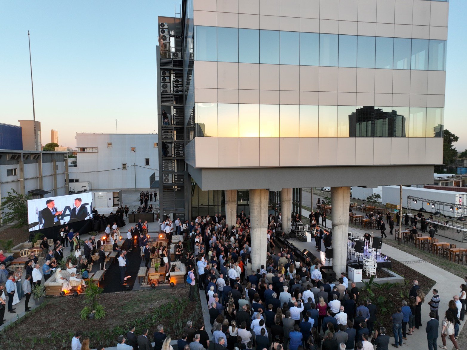 Fotos aéreas de la inauguración del edificio de El Litoral.