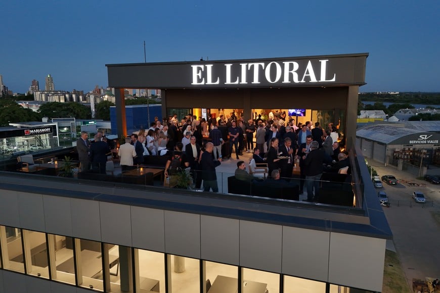 Fotos aéreas de la inauguración del edificio de El Litoral.