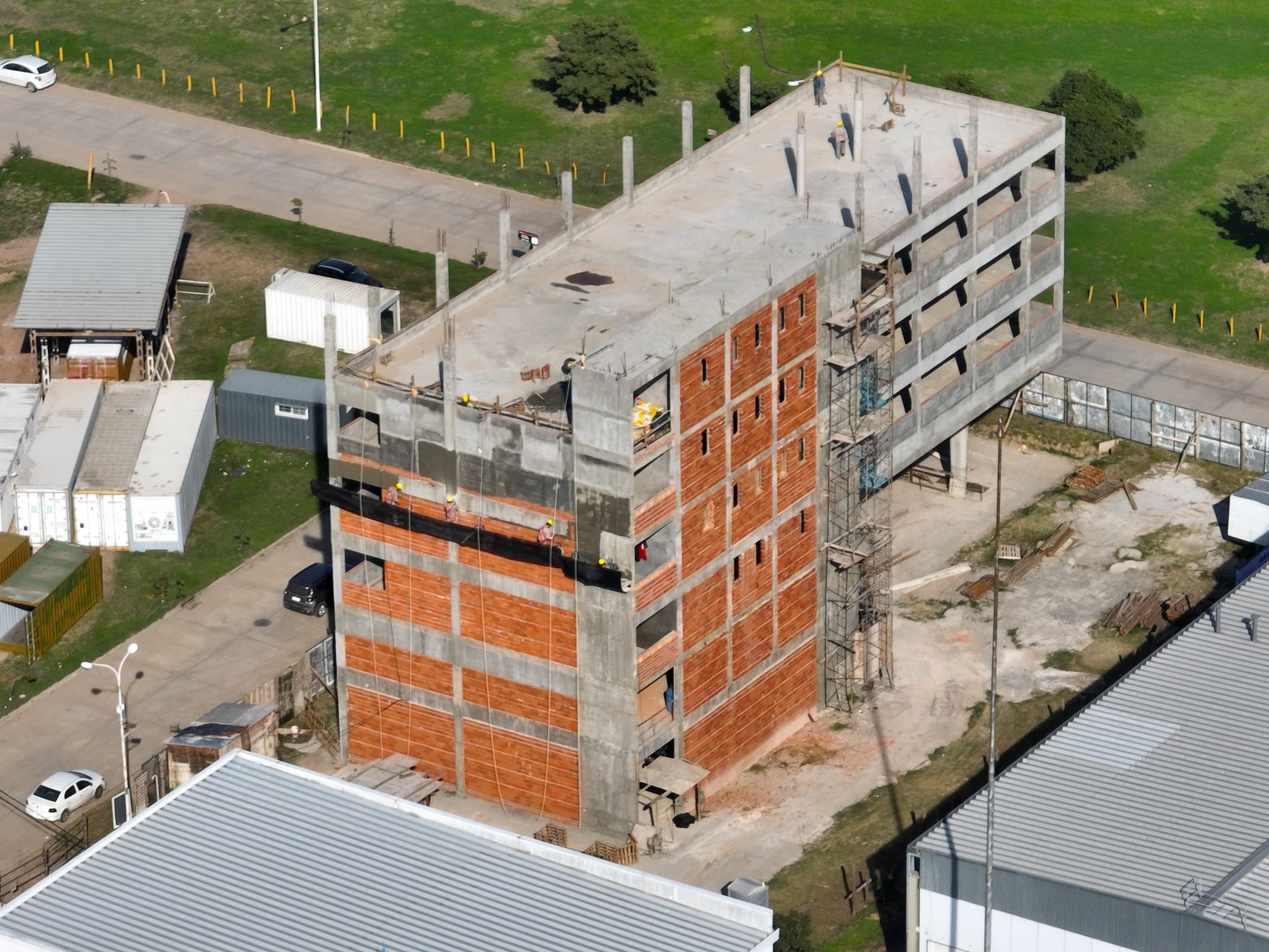 Comenzaba a tomar forma el edificio.