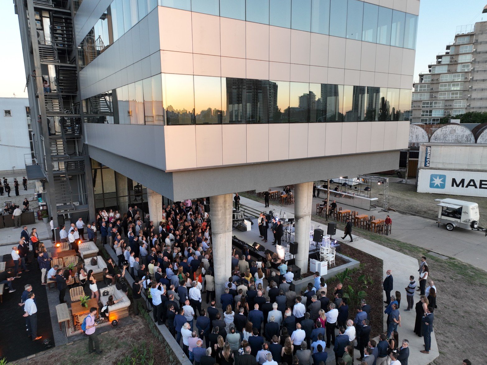 Fotos aéreas de la inauguración del edificio de El Litoral.