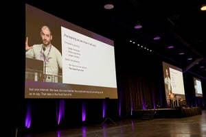 El científico de inteligencia artificial Ilya Sutskever habla en la conferencia NeurIPS en Vancouver, Canadá. Foto: REUTERS/Jeffrey Dastin. 