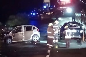 Imagen captada pocos minutos después del choque frontal que causó una tragedia en la ruta nacional 8. Gentileza