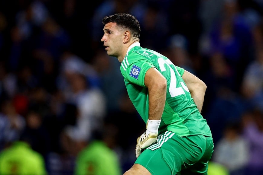 Soccer Football - World Cup - South American Qualifiers - Argentina v Peru - Estadio Mas Monumental, Buenos Aires, Argentina - November 19, 2024
Argentina's Emiliano Martinez in action REUTERS/Agustin Marcarian