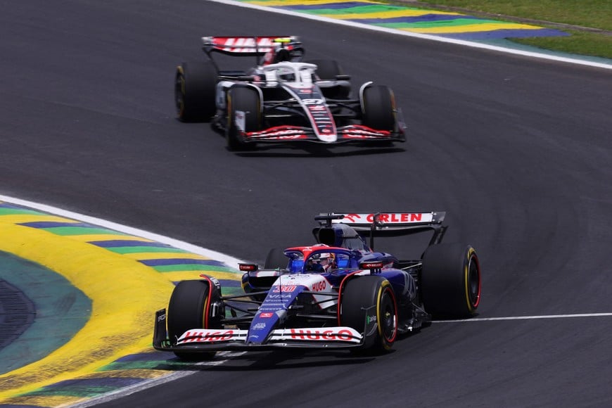 Formula One F1 - Sao Paulo Grand Prix - Autodromo Jose Carlos Pace, Sao Paulo, Brazil - November 2, 2024
RB's Liam Lawson and Haas' Nico Hulkenberg in action during the sprint race REUTERS/Amanda Perobelli