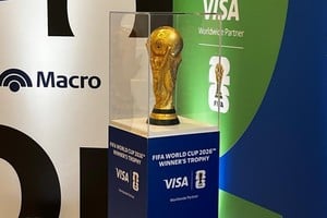 El evento incluyó la posibilidad de fotografiarse con el trofeo y de recorrer estaciones interactivas dedicadas a los logros de la Selección Argentina