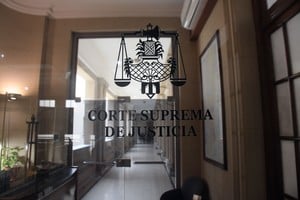 El gobierno introdujo cambios a un decreto del gobierno de Binner que obligaba a publicitar los nombres en diarios nacionales. Foto: Archivo El Litoral