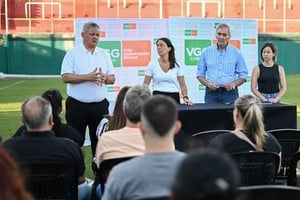 "Estamos muy contentos porque vemos que gracias a estos aportes los clubes hacen obras, se equipan con elementos deportivos y crecen", aclaró.