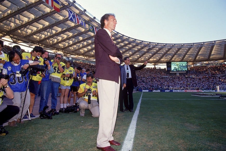 FILE PHOTO: Football - 1990 FIFA World Cup - Final - Argentina v West Germany - Olympic Stadium, Rome - 8/7/90. Franz Beckenbauer - West Germany Manager. Mandatory Credit : Action Images/File Photo