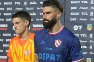 ¿Siguen los dos en el Tate?. Thiago Cardozo y Nicolás Orsini, cada uno importante en su función: uno evitar goles y el otro hacerlos. Los dos seguirían en el nuevo Unión del "Kily" González para 2025. Foto: Manuel Fabatía.