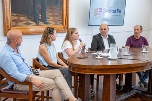 En primer lugar, se llevó a cabo la entrega de 10 créditos del programa “Banco Solidario” con el objetivo de impulsar proyectos que generen impacto positivo en el desarrollo económico, productivo y social de la región.