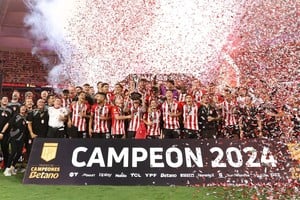 Estudiantes se quedó con el Trofeo de Campeones