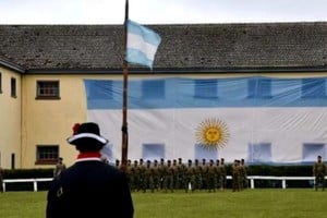 Como consecuencia de los hechos, el ex teniente fue expulsado del Ejército Argentino.
