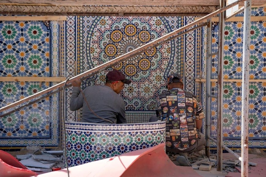 El Patio de Marruecos, con sus fuentes y mosaicos, ofrece un oasis urbano en Buenos Aires.