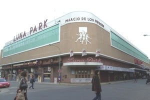 El mítico "Palacio de los Deportes", en Corrientes y Bouchard de la ciudad de Buenos Aires. 