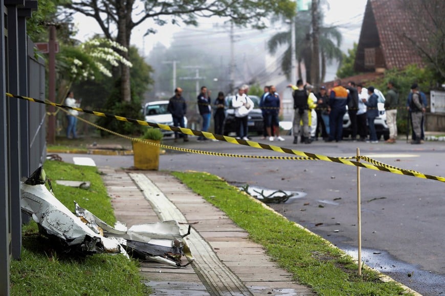 A piece of the plane that crashed in the centre of Gramado lies on the ground, Rio Grande do Sul state, Brazil December 22, 2024. REUTERS/Edson Vara