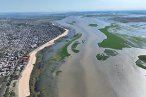 La laguna Setúbal recibió un fuerte caudal de agua en los últimos días, tras meses de bajante. Fernando Nicola