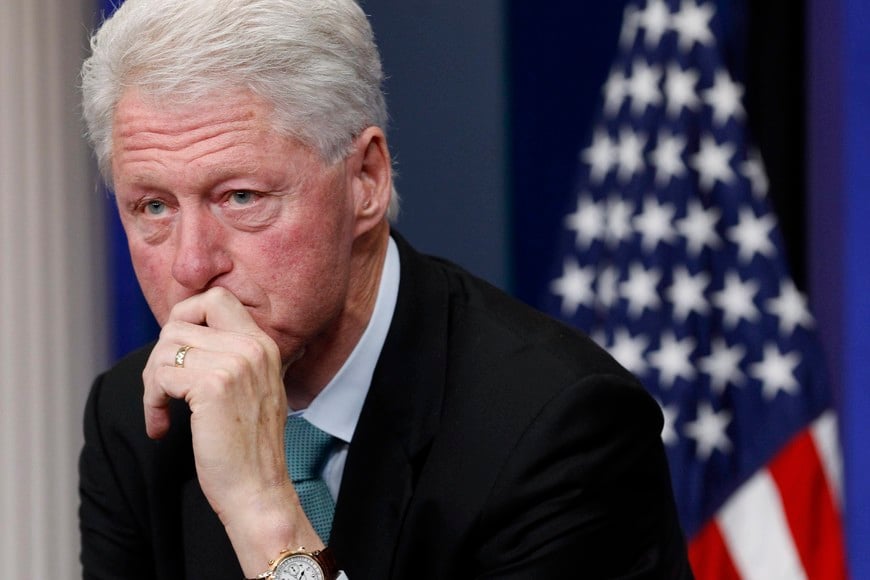 bill clinton conferencia de prensa expresidente de eeuu en la casa blanca

Former U.S. President Bill Clinton listens to questions from the press in the Brady Press Briefing Room at the White House in Washington, December 10, 2010. Clinton endorsed U.S. President Barack Obama's deal with Republicans to extend Bush-era tax cuts after the two men met at the White House on Friday. REUTERS/Jim Young (UNITED STATES - Tags: POLITICS) eeuu washington bill clinton conferencia de prensa expresidente de eeuu en la casa blanca