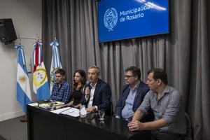 “Hemos tomado decisiones administrativas en el corralón municipal, hemos iniciado en la esfera administrativa los sumarios correspondientes contra los responsables, y en el mes de septiembre iniciamos una denuncia penal con la Fiscalía. Y esperamos haya avances e incluso imputaciones”, remarcó el jefe municipal.