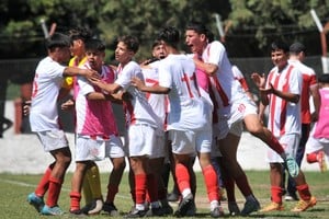 Fútbol de inferiores tatengues. Crédito: Prensa Unión